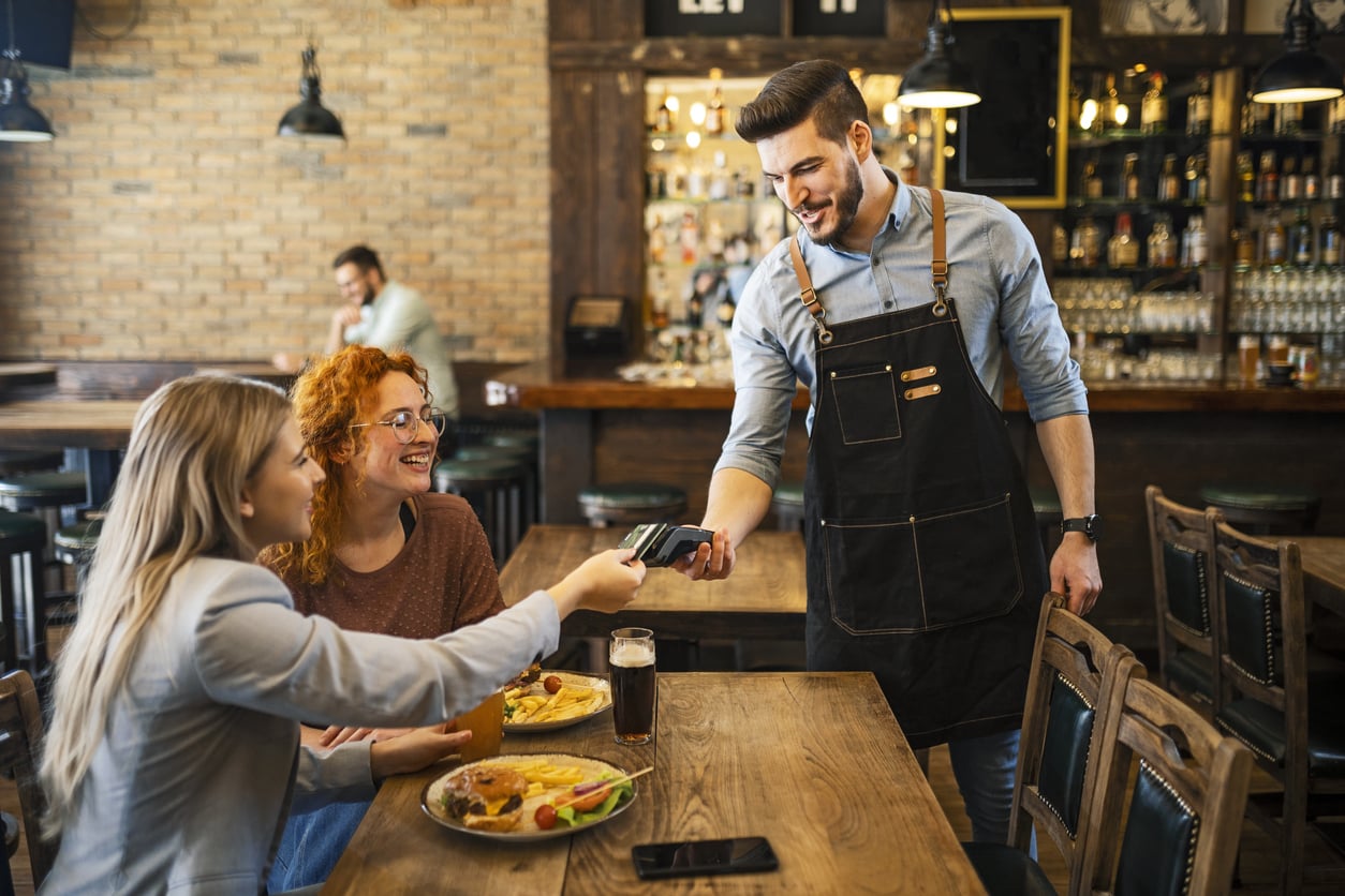 Saving Money While Eating Out: Tips to Help You Dine Out Without Going Over Budget image